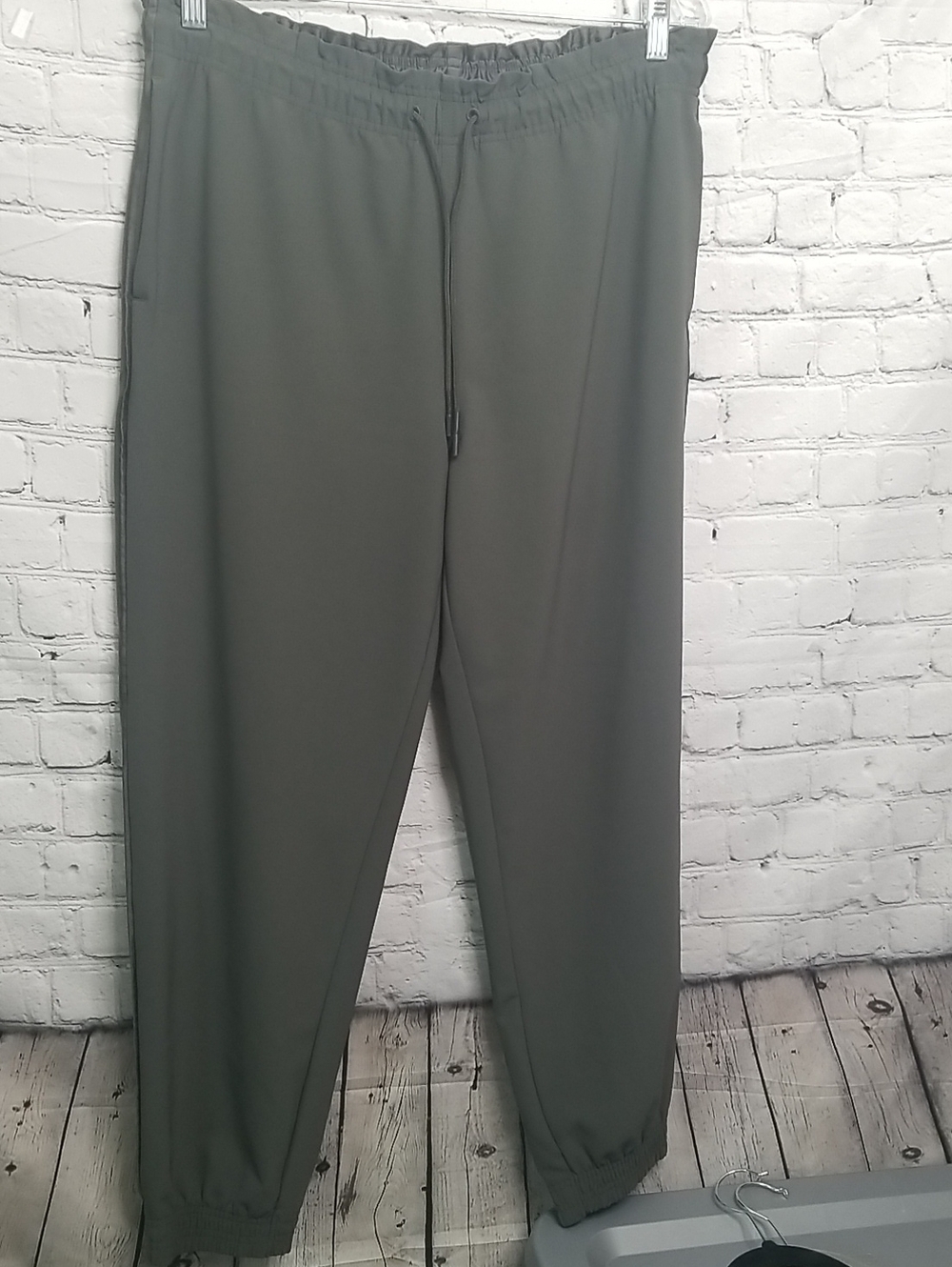 Athleta Metropolis Joggers Army Green Size 8